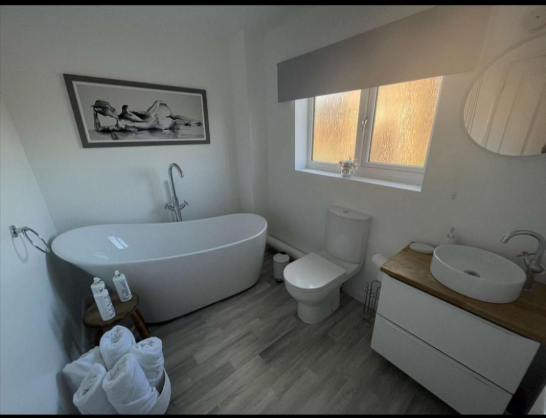 A Beautiful House In A Scenic Town Location. Villa Louth  Eksteriør billede