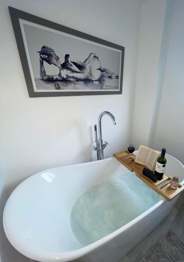 A Beautiful House In A Scenic Town Location. Villa Louth  Eksteriør billede